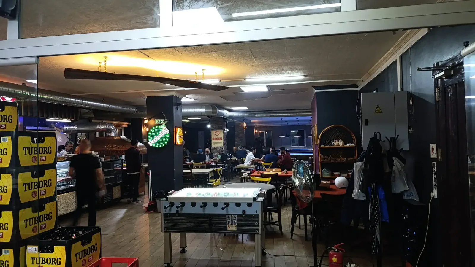 Tuzla Şehir Lokali'nin ocakbaşı salonu